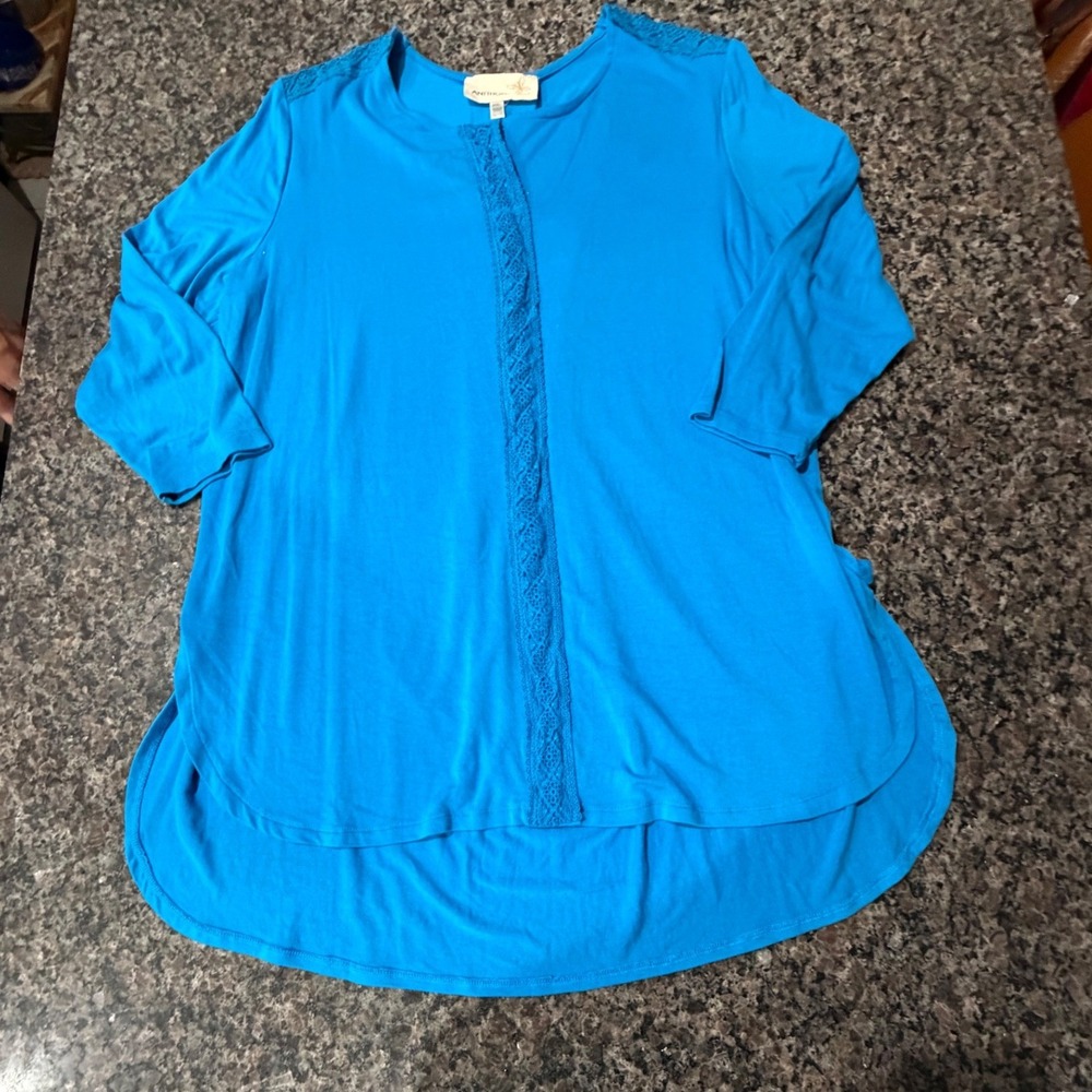 Antthony Originals Blue Crochet Lace Trim High Low Tunic Top PXL